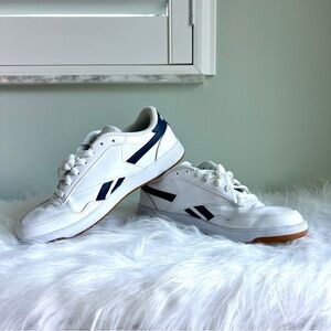 Reebok classic style leather sneaker with navy accents men’s size 10